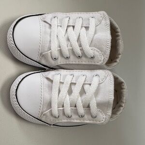 Toddler Converse shoes- 4C